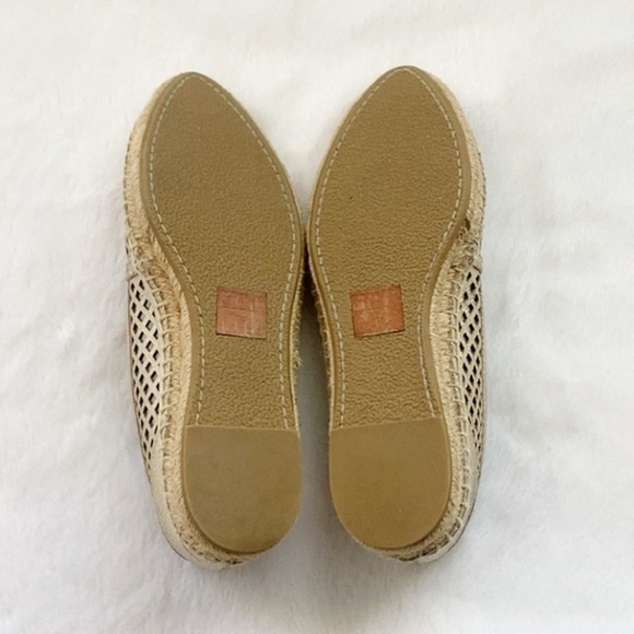 Like New Gold Frye Lee A Line Perf Shoes, size 7 - Picture 11 of 12